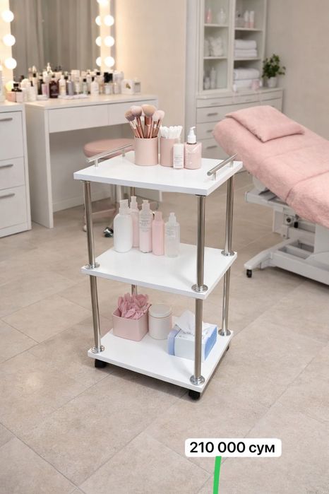Тележка . Помощница.  Этажерка.  для салона красоты и косметологии.