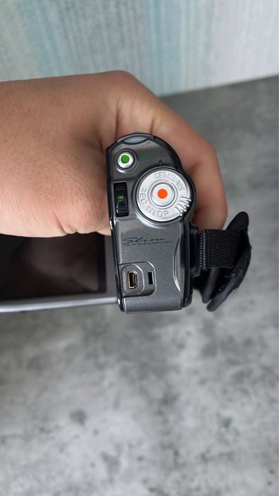 видиокамера Sony DVC Slim