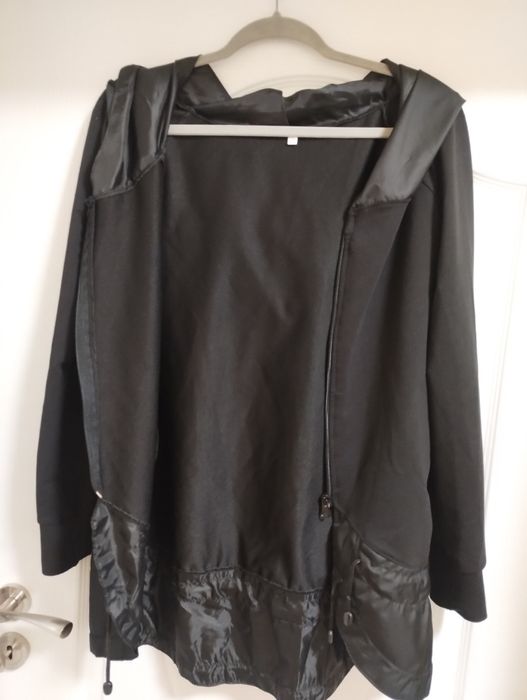 Пролетно яке с качулка