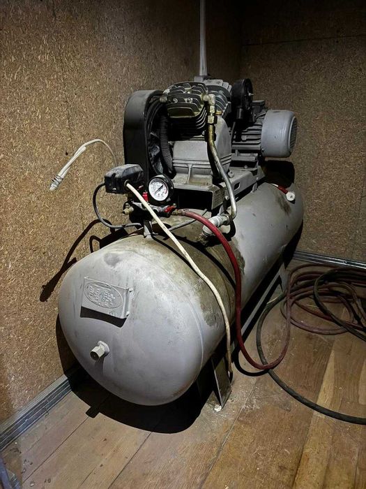 Мощный компрессор 200 литров (13 бар) высокого давления