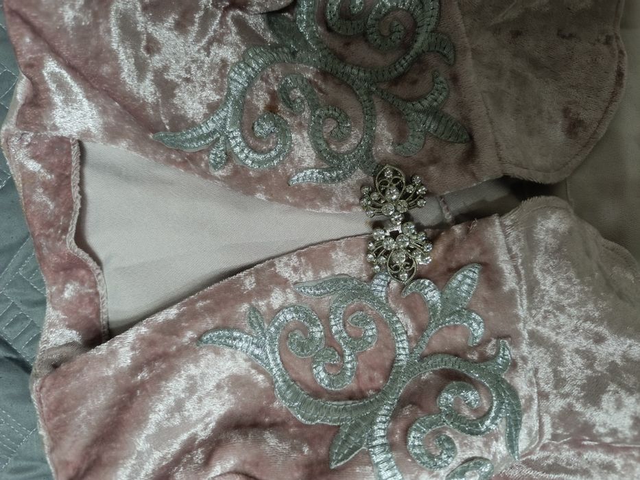 Қазақ комзол тақиямен