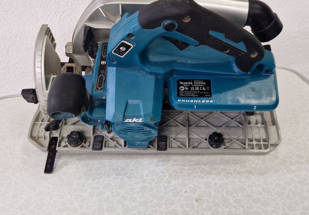 Циркуляр Makita DHS900 36v, 18V+18V, Ф235мм 2х5аh и зарядно