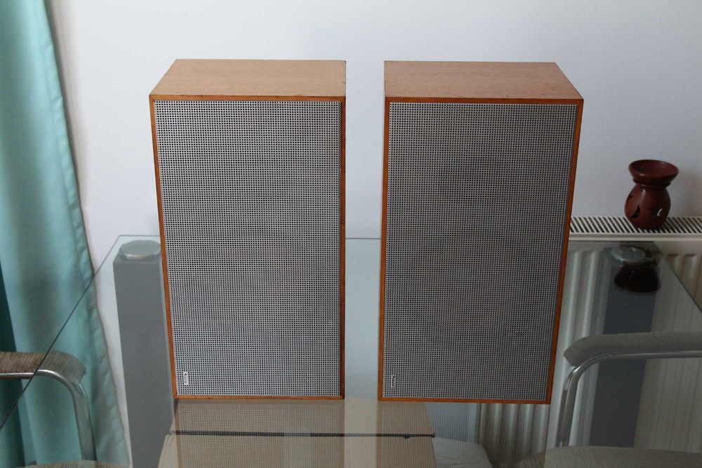Boxe 2 cai Heco Sound-Master SM 535 cu furnir din lemn de nuc fabricate in Ianuarie 1973, 35 Wati 4-8 Ohmi