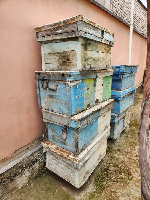 Asarlari yashiklari sotiladi, 7ta, narxini kelishamiz