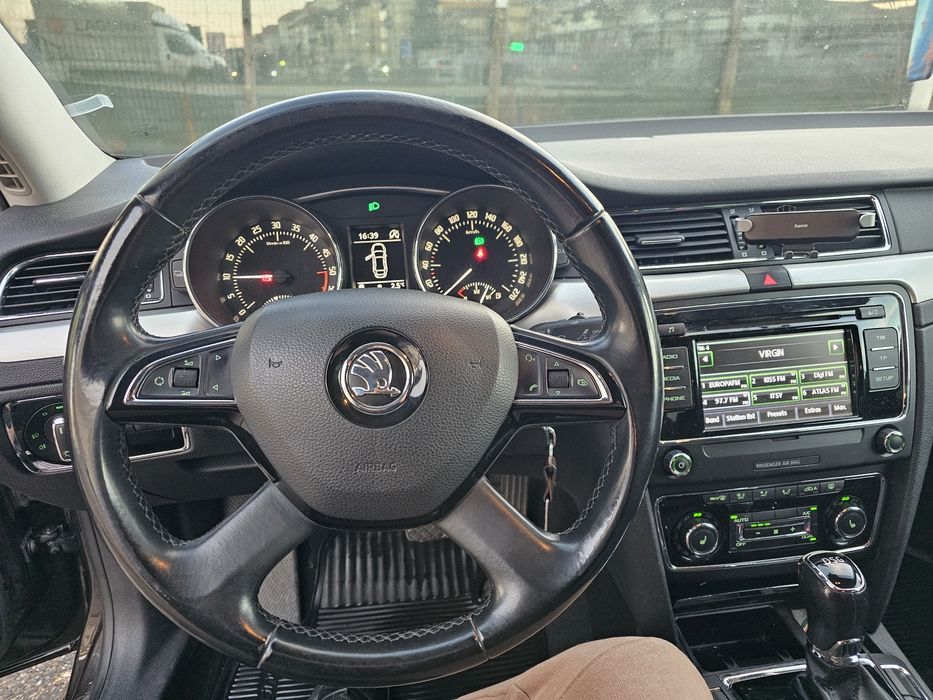 Vând Skoda Superb facelift