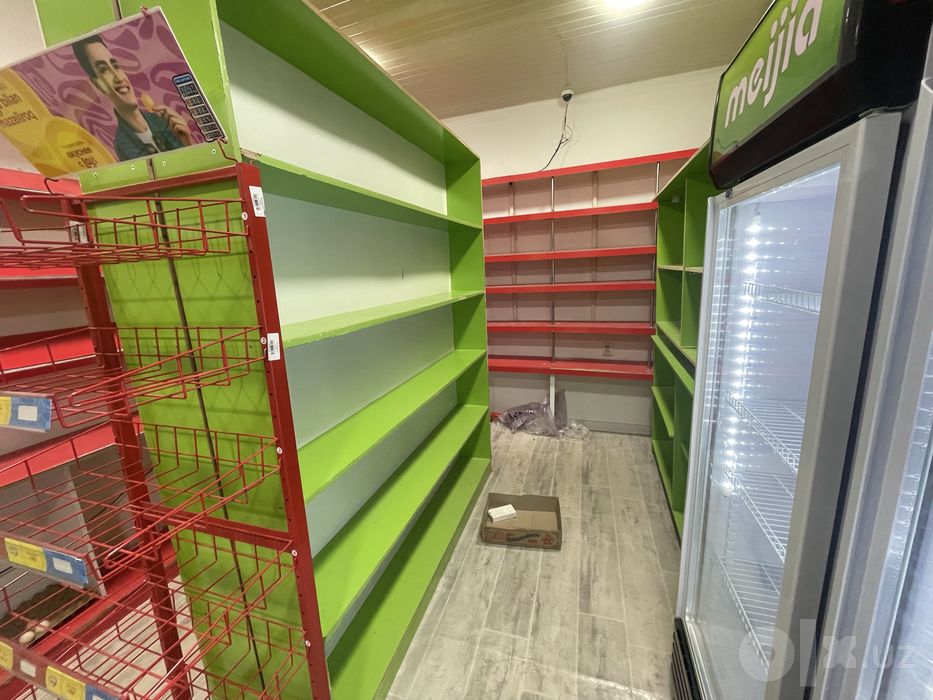 Magazin uchun mebel sotiladi