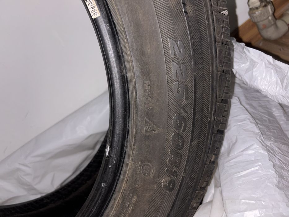 Зимние автошины 225/60 R18