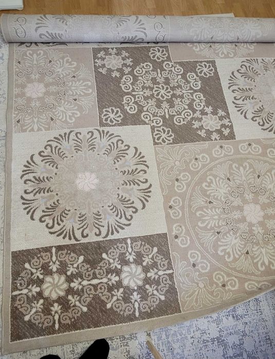 Продам ковер 2х3