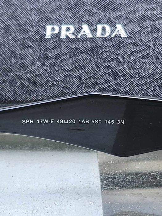 Слънчеви очела PRADA