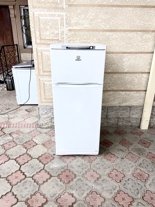 Продам холодильник Индезит рабочая 100%