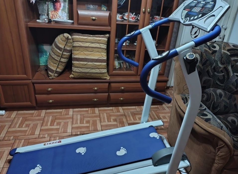 Продам беговую дорожку