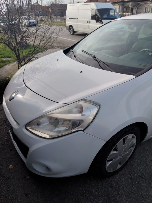 Vand Renault clio 3 benzina