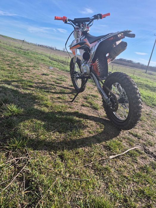 Продавам мотор марка телстарт