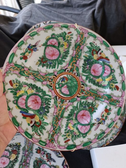 Колекция от 11 декоративни китайски порцеланови чинии – Rose Medallion China ръчно рисувани