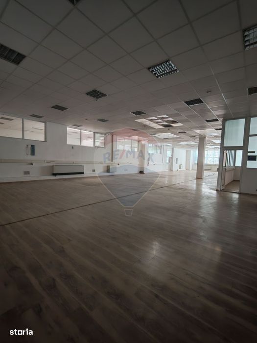 Spațiu de birouri de 2,100mp de închiriat