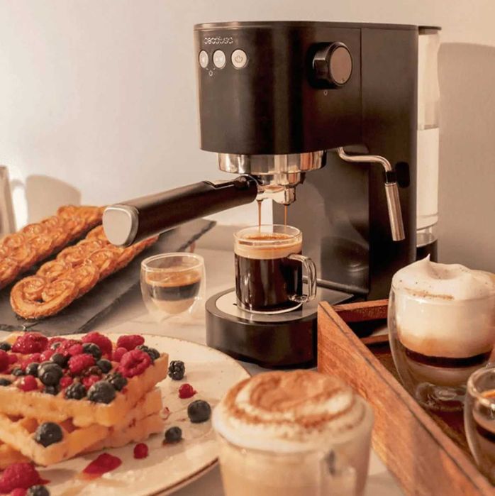 Еспресо кафемашина Cecotec Cafelizzia Fast