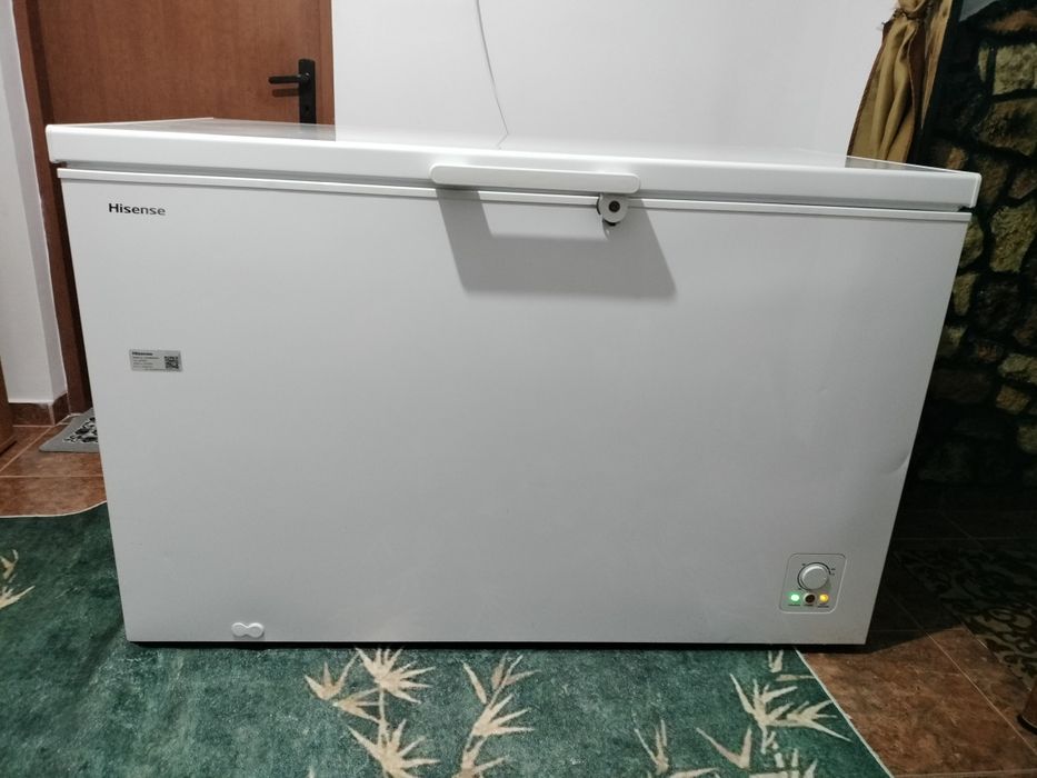 Vând Ladă Frigorifică Hisense, Capacitate 384L, Model FC499D4AW1.