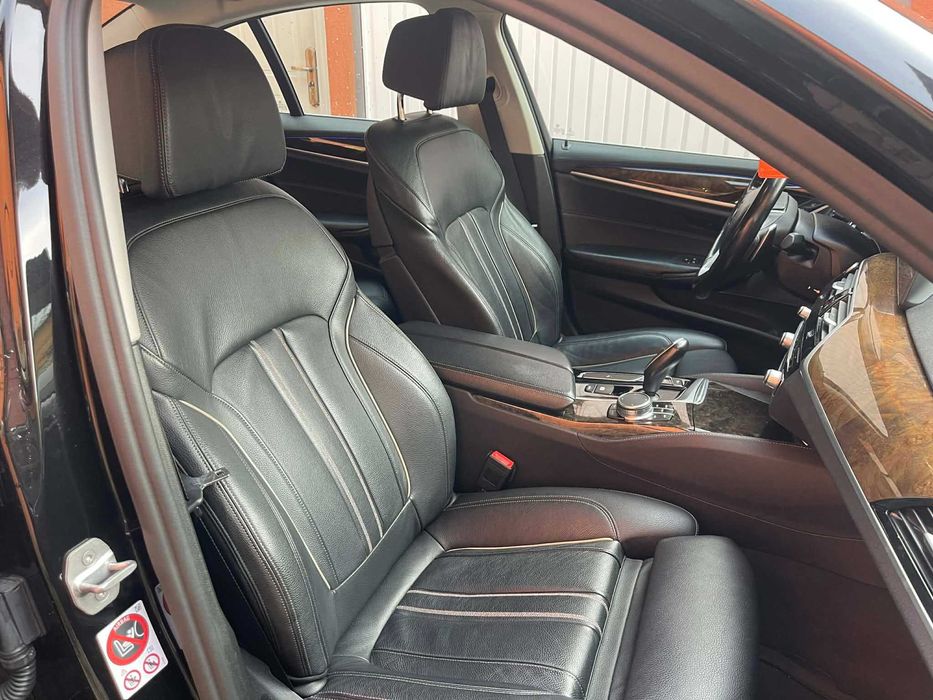 Vand BMW 540i xDrive pret 25.750 Euro