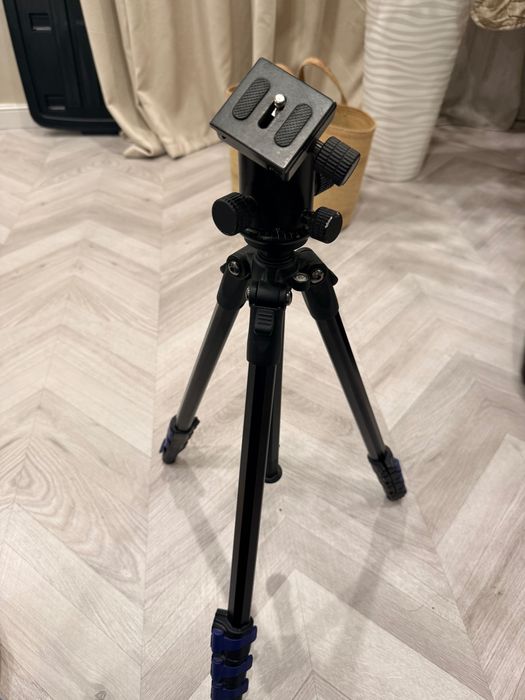 Штатив тренога профессиональная (с дефектом)