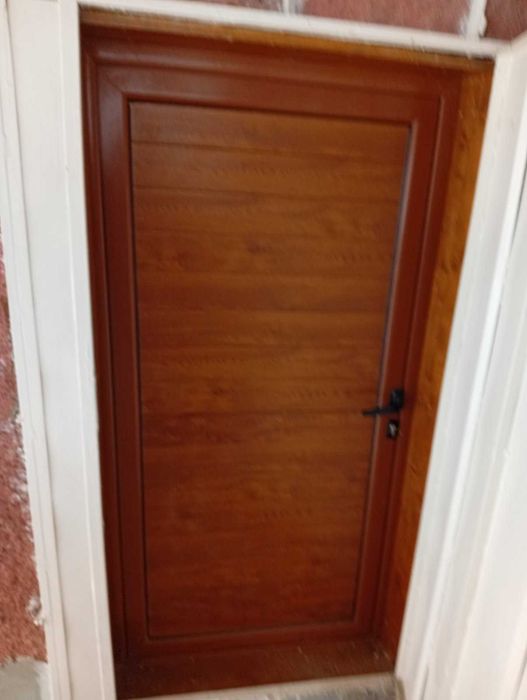 Двуетажна къща разположена в с.Динево,обл.Хасково