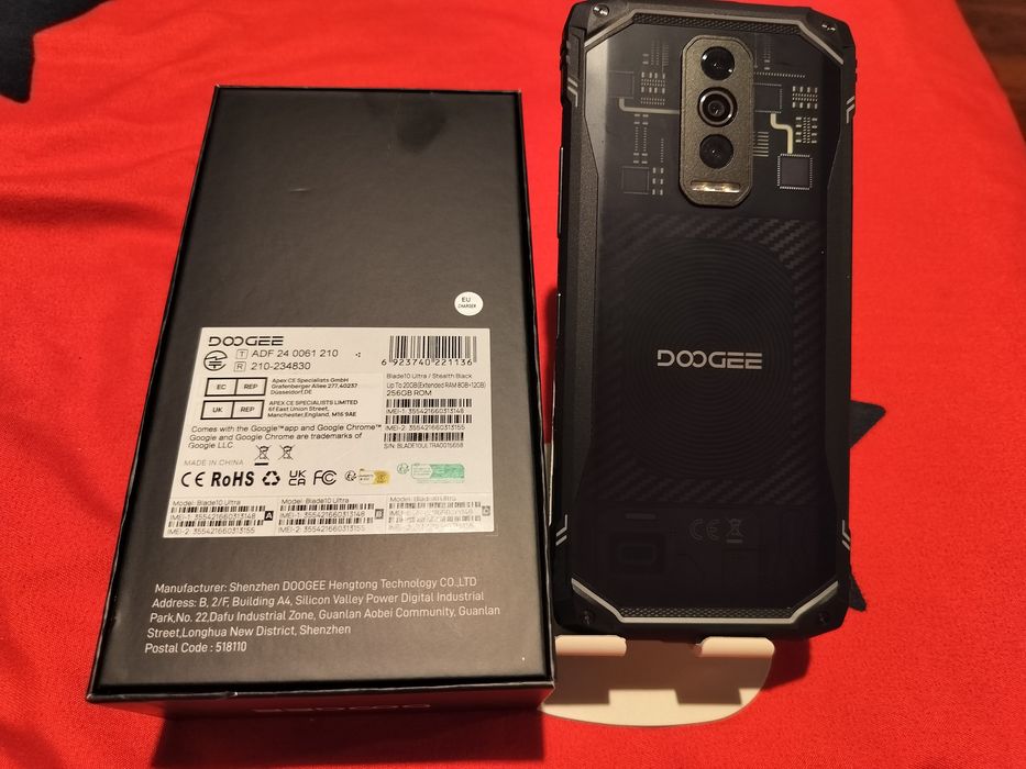 Smartwatch rugged  Doogee și căști wireless