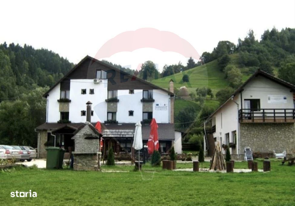 Hotel / Pensiune cu 18 camere de vânzare