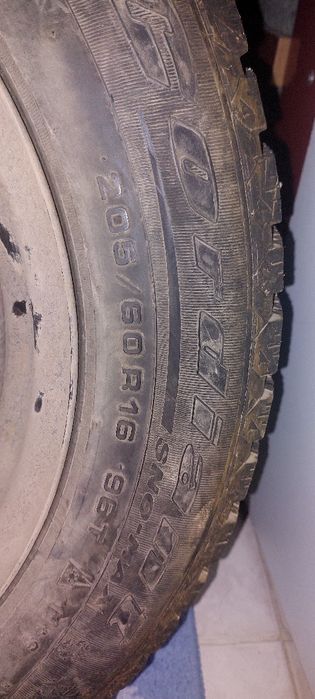 Диски с резиной стояли на авенсис