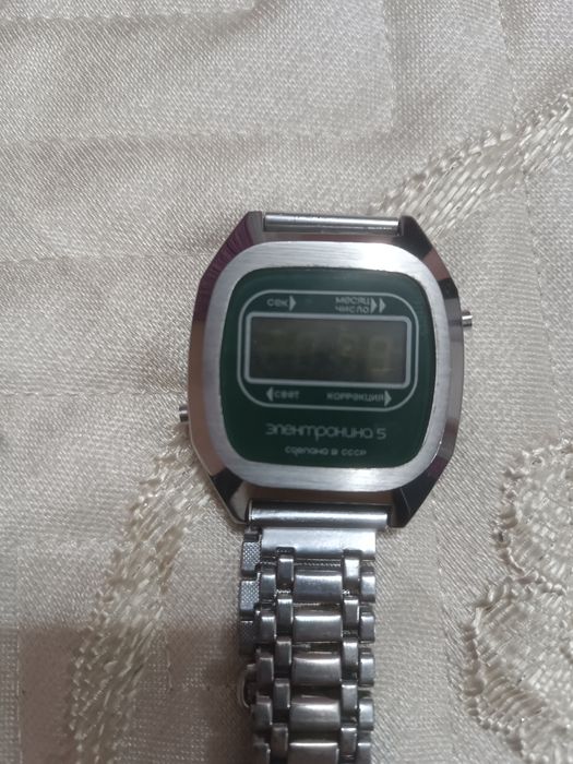 Продаются часы Электроника 5