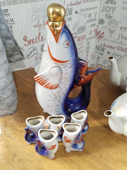 Продаю хрустальные вазы и посуду