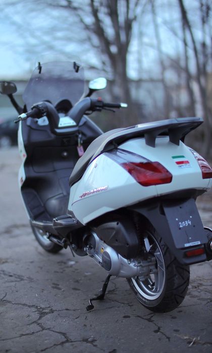 Aprilia Atlantic 300 |   2015 |  A2 impecabil