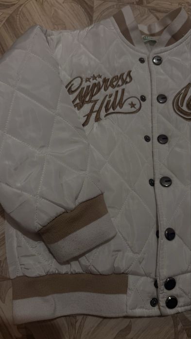 Продам ветровку унисекс