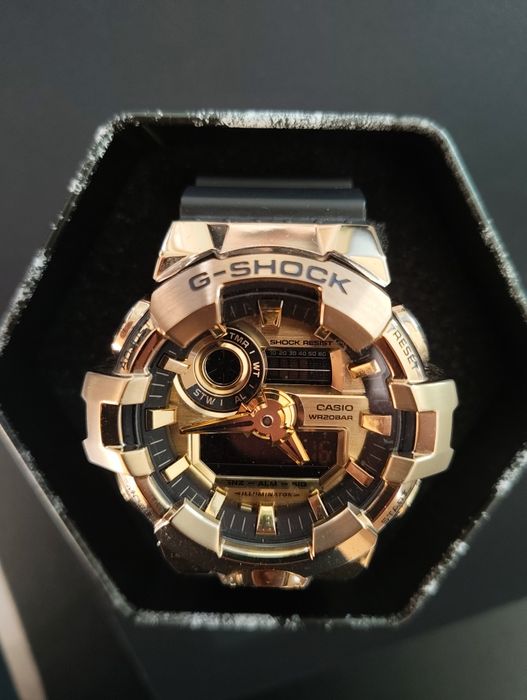 Продавам CASIO GM-6900G-9ER и Casio G-Shock GM-700G-9AER
