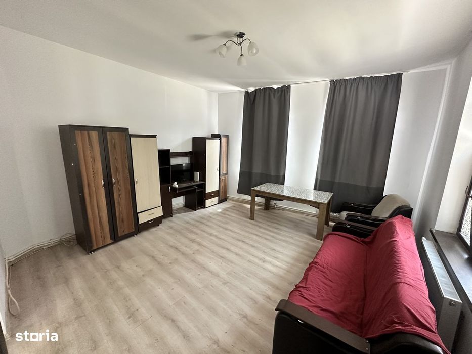 apartamente cu 2 camere de închiriat la curte