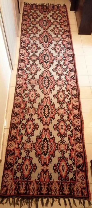 тъкана двулицева пътека с чипровски мотив 84 х 350 см