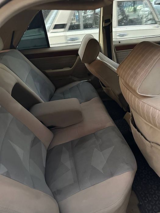 Mersedes benz 200 holatii yaxwi 1985 yil