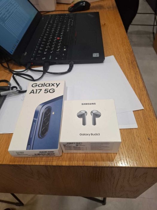 Samsung А17 и слушалки Samsung