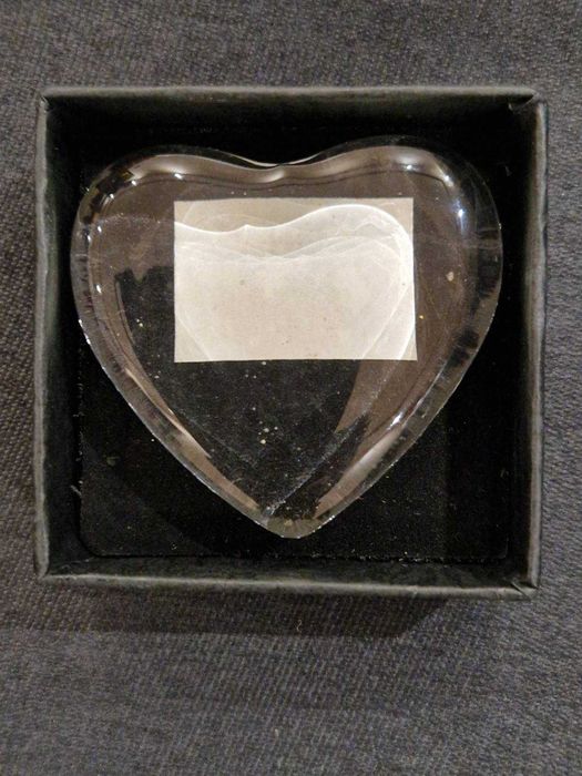 Стъклено   сърце