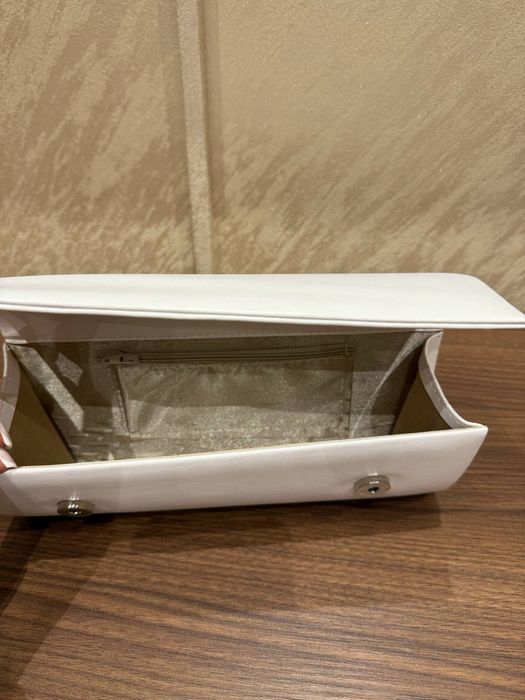 Чанта плик- бяла