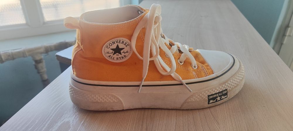 Кеды  хорошего качества , в отличном состоянии