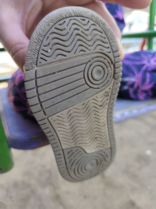 Продам детскую обувь