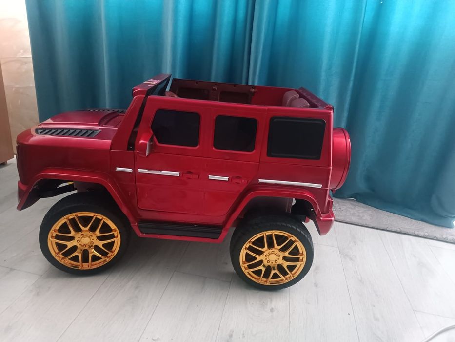 Продам детскую машинку