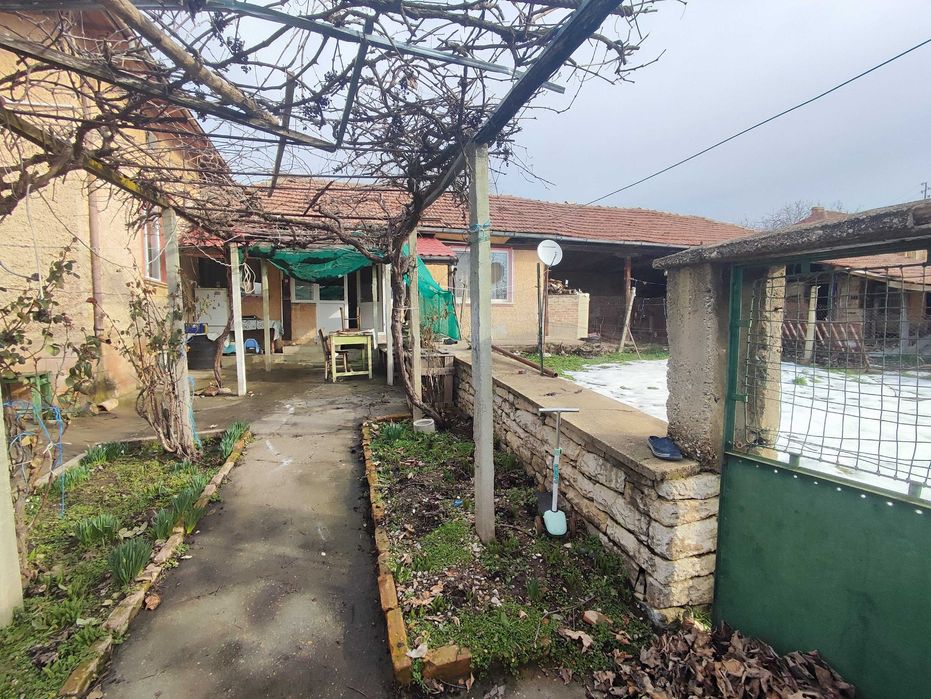 Къща за продажба в с. Крамолин