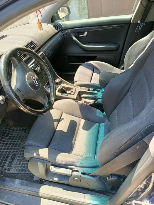 Ауди а4 1.9 131коня тъмно синя