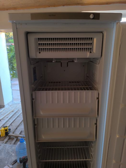 Продам морозильник Индезит