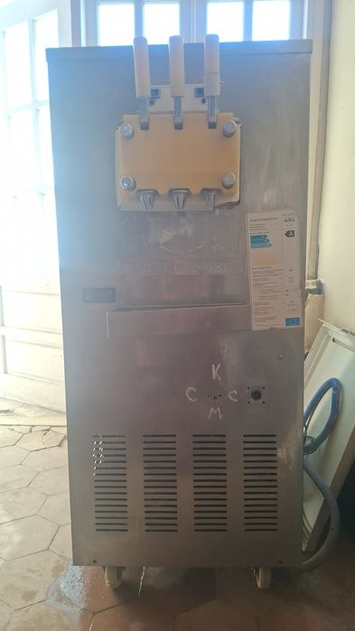 Frezer aparat sotiladi