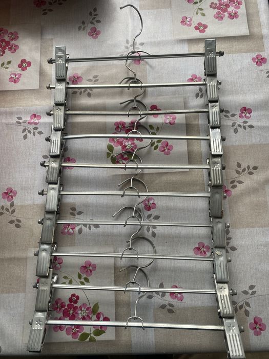 Продам вешалки для одежды