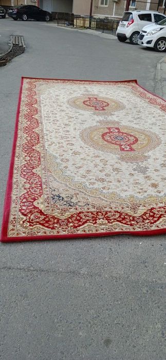 2.5 ga 5 qalin gilam sotiladi