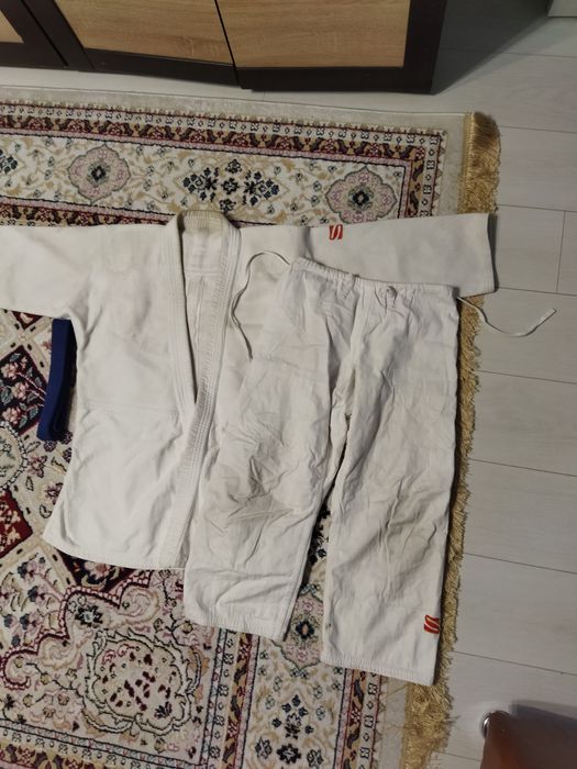 Продам кимано для дзюдо сакура