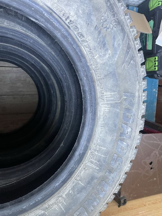 Продам зимние шины на 14