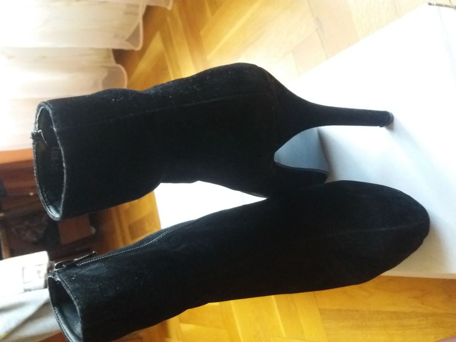 Дамски обувки на висок ток